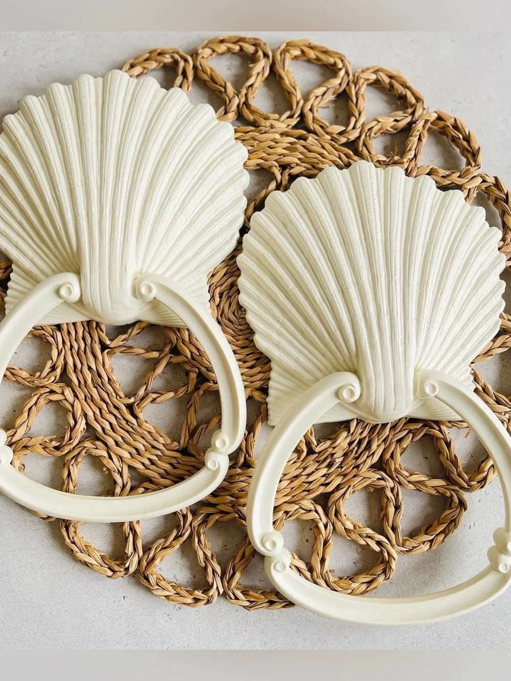 Set of 2 70s Vintage Homco Seashell Scallop Plastic Towel Hangers Coastal